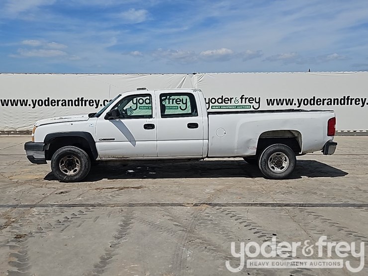 2006-chevrolet-silverado-2500hd-image-2
