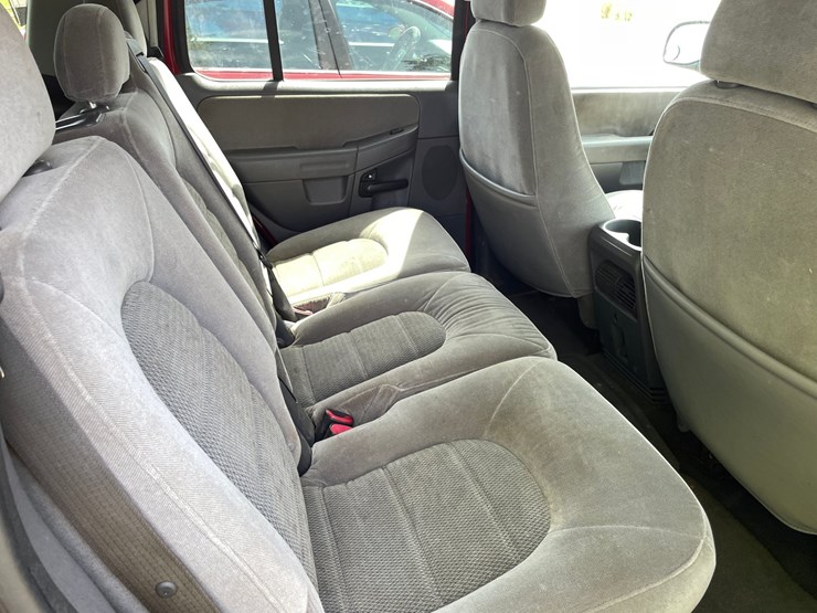 2005-ford-explorer-image-25