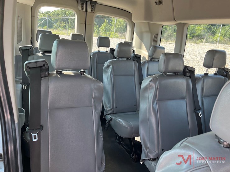 2019-ford-transit-image-12