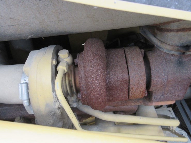 2022-caterpillar-416c-image-6