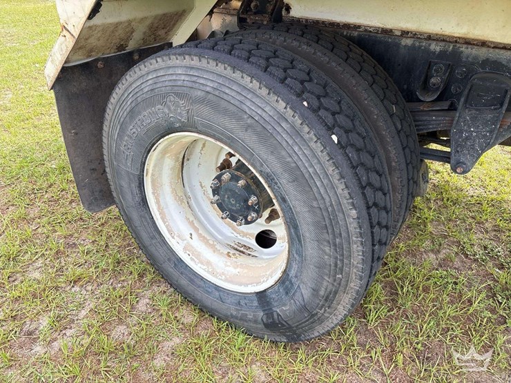 2017-peterbilt-337-image-52