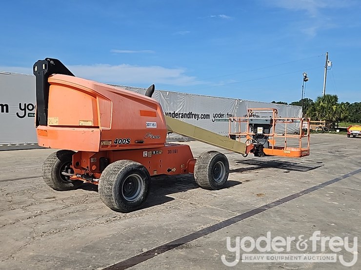 2018-jlg-400s-image-5