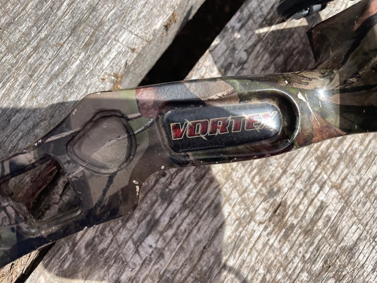 #2139-•-vortex-youth-compound-bow-image-5