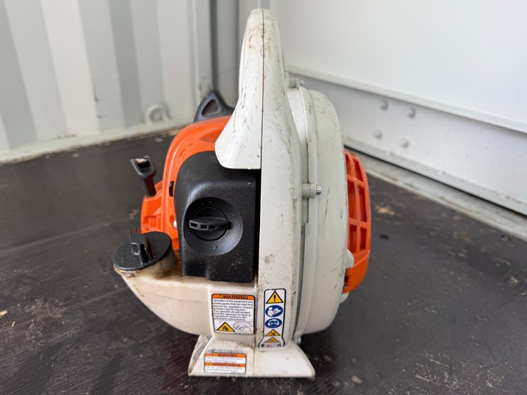 #6030-•-stihl-bg56c-handheld-leaf-blower-image-4