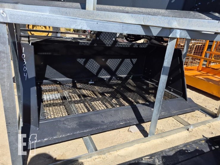 landhonor-hsb-12-72w-hydraulic-screening-bucket-image-1