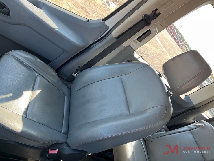 2019-ford-transit-image-22