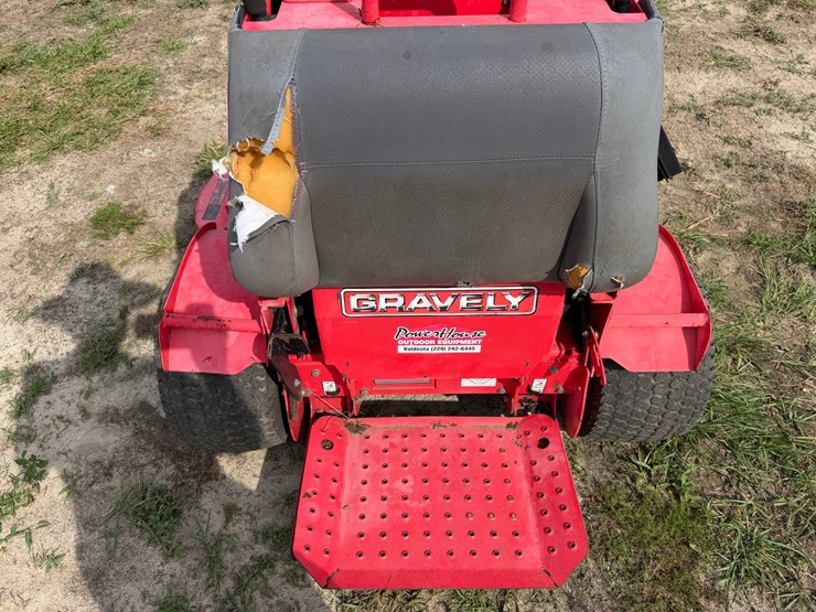 #6009-•-gravely-52"-pro-stance-52-zero-turn-lawnmower-image-9