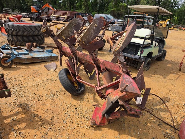144---absolute---massey-ferguson-mf57-switch-plow-image-3