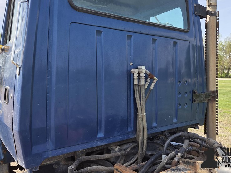 1994-ford-l8000-image-13