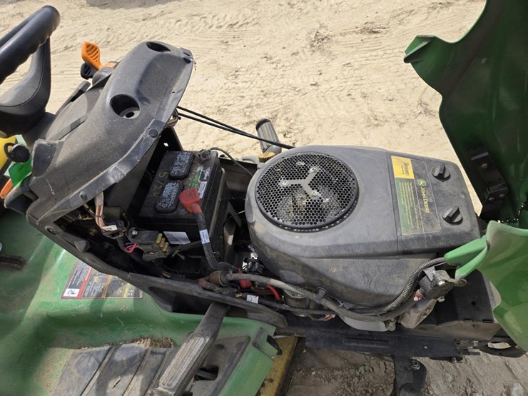 john-deere-x320-image-11