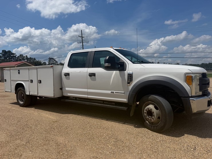 2017-ford-f550-image-2