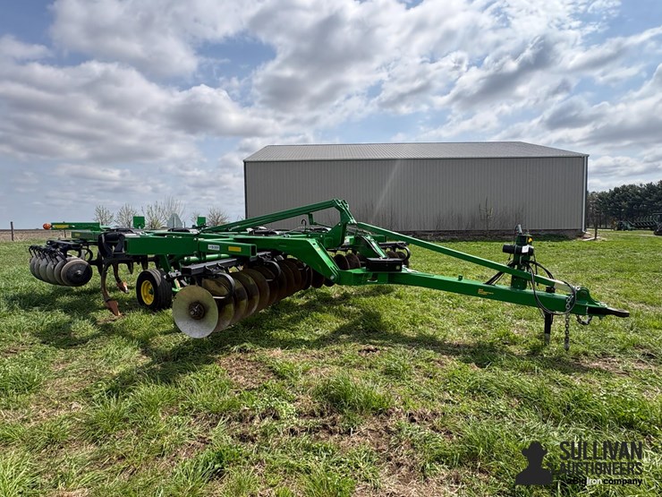 2020-john-deere-2720-image-3