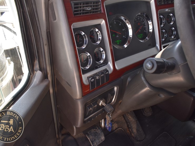 2007-kenworth-t800-image-39