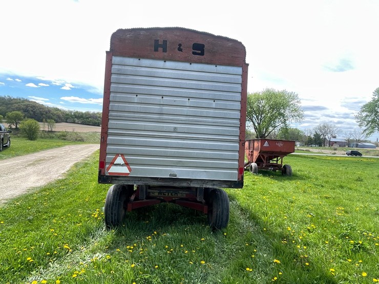 #3296-•-h&s-7-+-4-twin-auger-chopper-box-image-6
