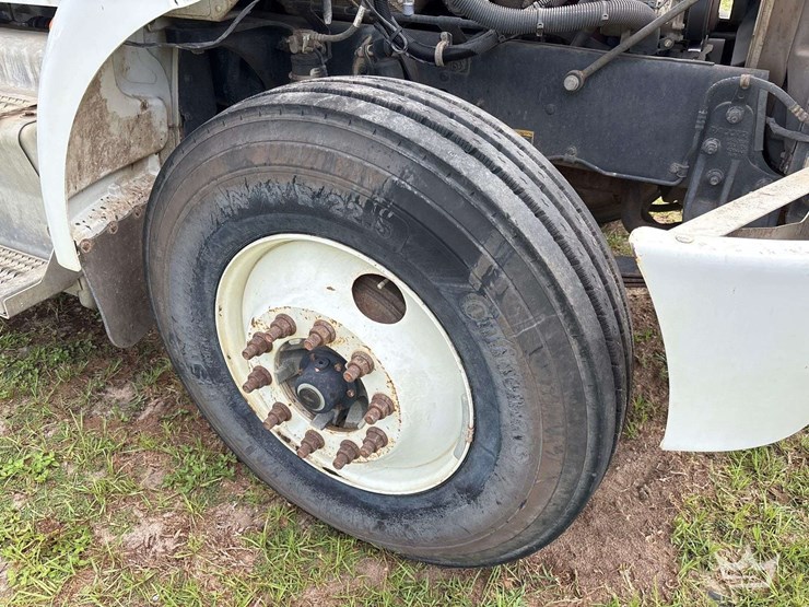 2017-peterbilt-337-image-51