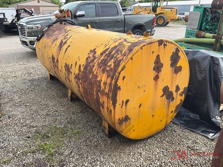 approximately-2,000-gallon-fuel-tank-w/-electric-12v-pump-image-3