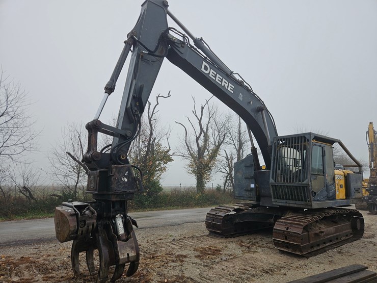 2010-deere-200d-lc-image-1