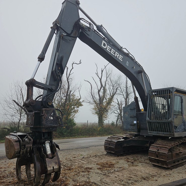 2010 DEERE 200D LC