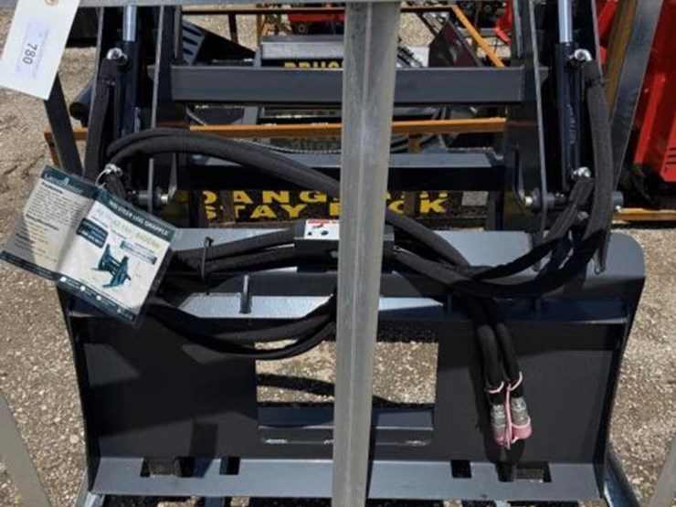 #143-•-skid-steer-48"-log-grapple-image-3