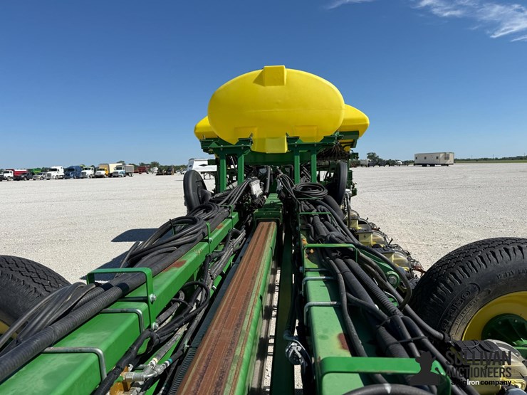 2011-john-deere-1770-image-18