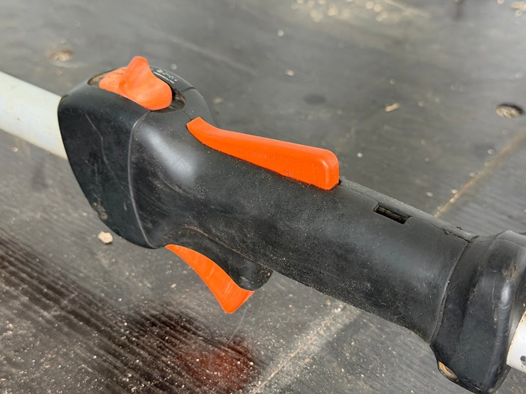 #6080-•-stihl-hl90k-1.5'-hedge-trimmer-image-5