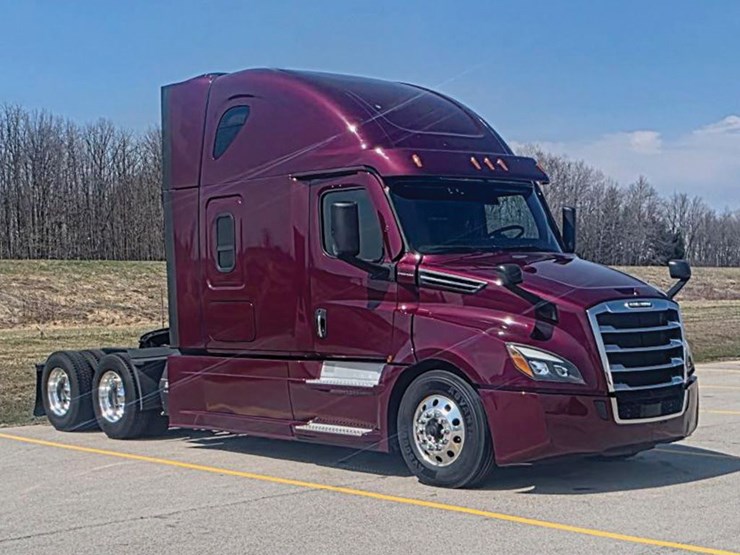 2021-freightliner-cascadia-126-image-1