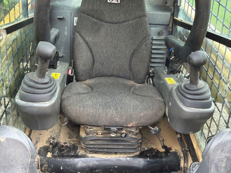 2015-caterpillar-236d-image-10