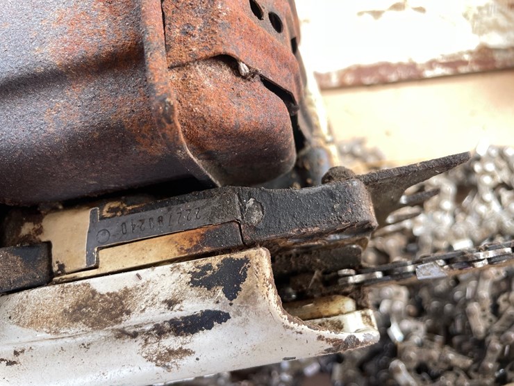 #2131-•-(2)-stihl-chainsaws-image-14