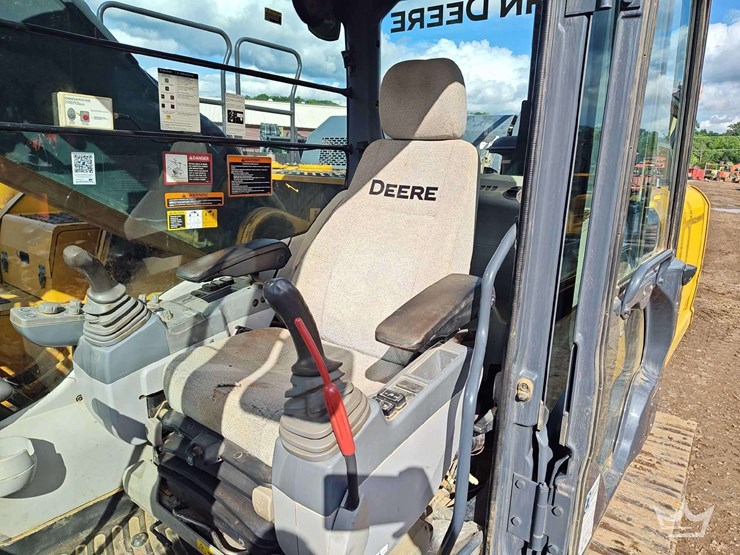 2016-john-deere-350g-hydraulic-excavcator-image-41