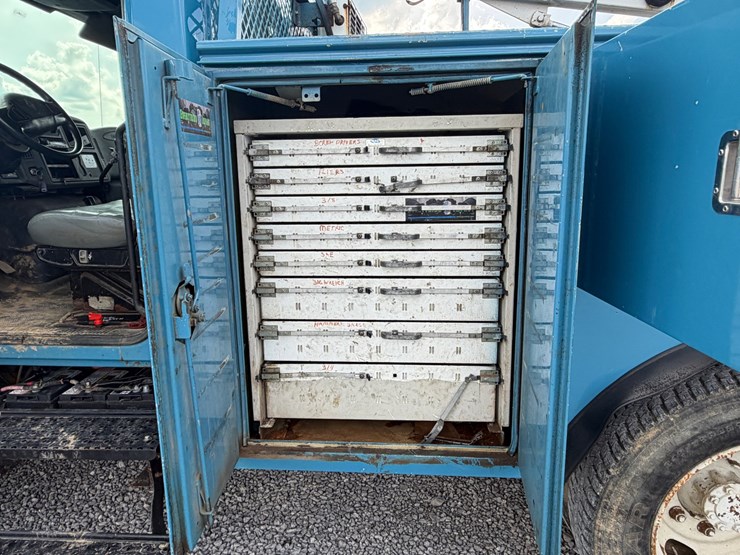 2007-international-durastar-4200-image-26