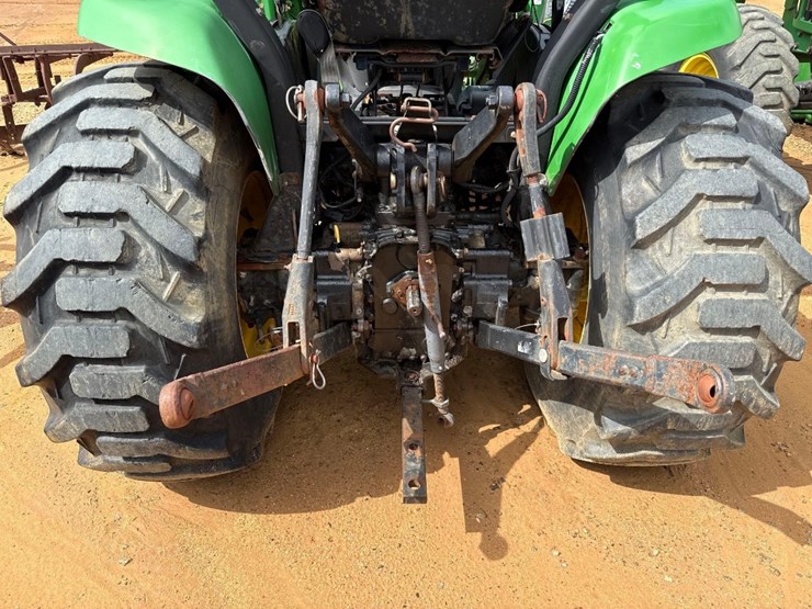 john-deere-3320-image-6
