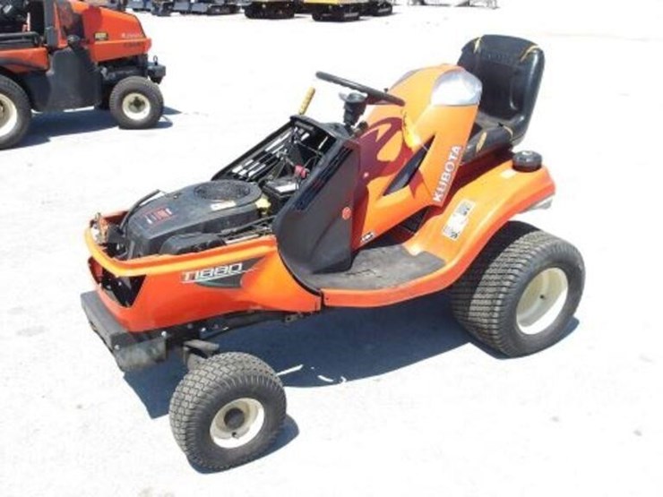 2013-kubota-t1880-image-1