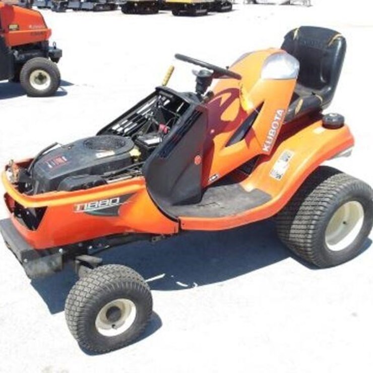 2013 KUBOTA T1880
