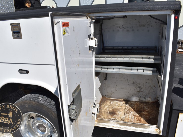 2017-ford-f550-xl-image-44