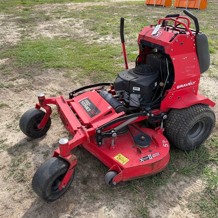 #6010 • Gravely 52" Pro Stance 52 Zero Turn Lawnmower