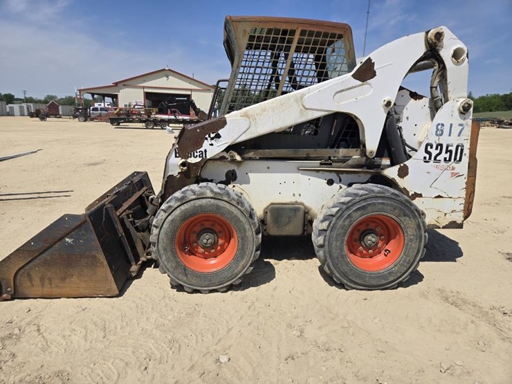 bobcat-s250-image-13