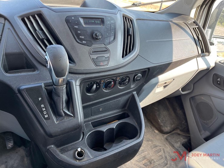 2019-ford-transit-image-23