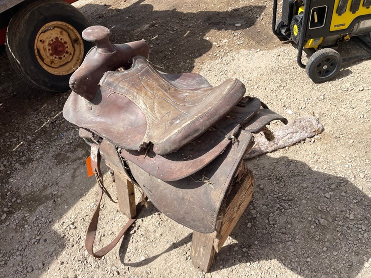 #2126-•-15"-saddle-image-6