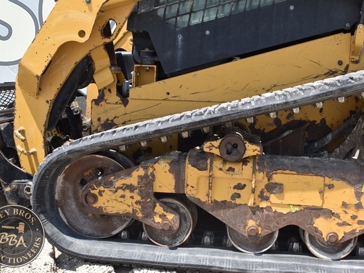 2019-caterpillar-259d-image-22