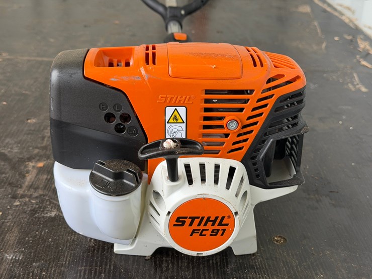 #6024-•-stihl-fc91-edger-image-4