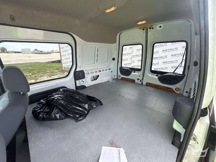 2011-ford-transit-connect-image-21