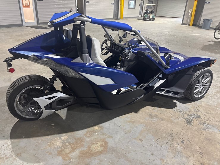#23985-•-2016-polaris-slingshot-image-3