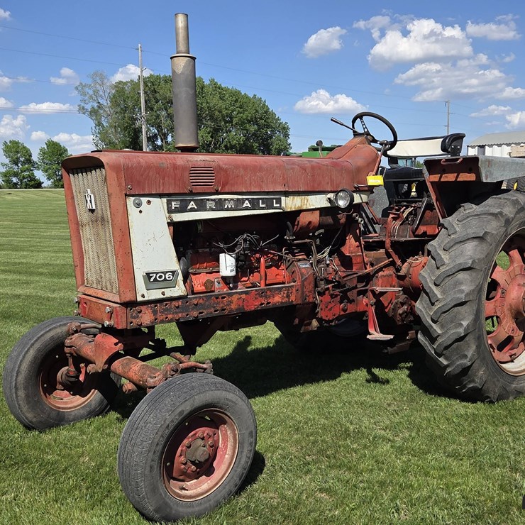 INTERNATIONAL 706