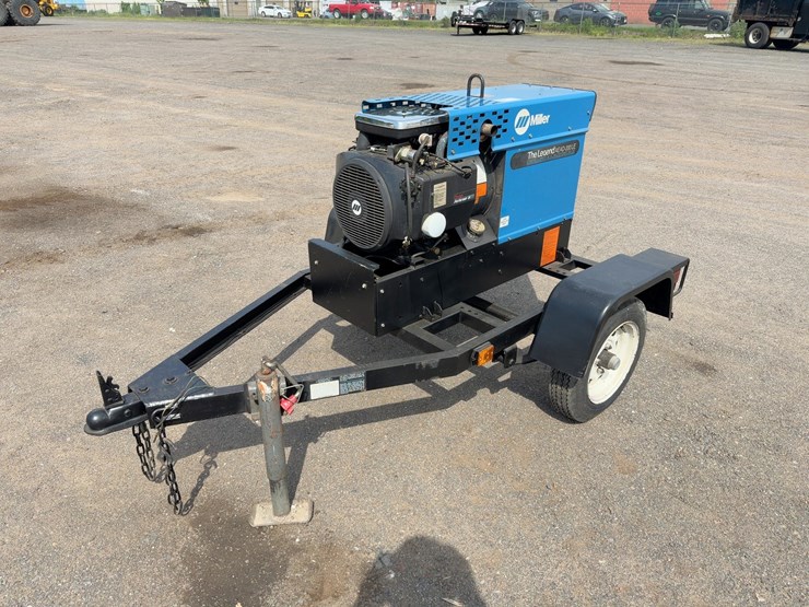 miller-legend-aead-200le-welder/generator-image-1