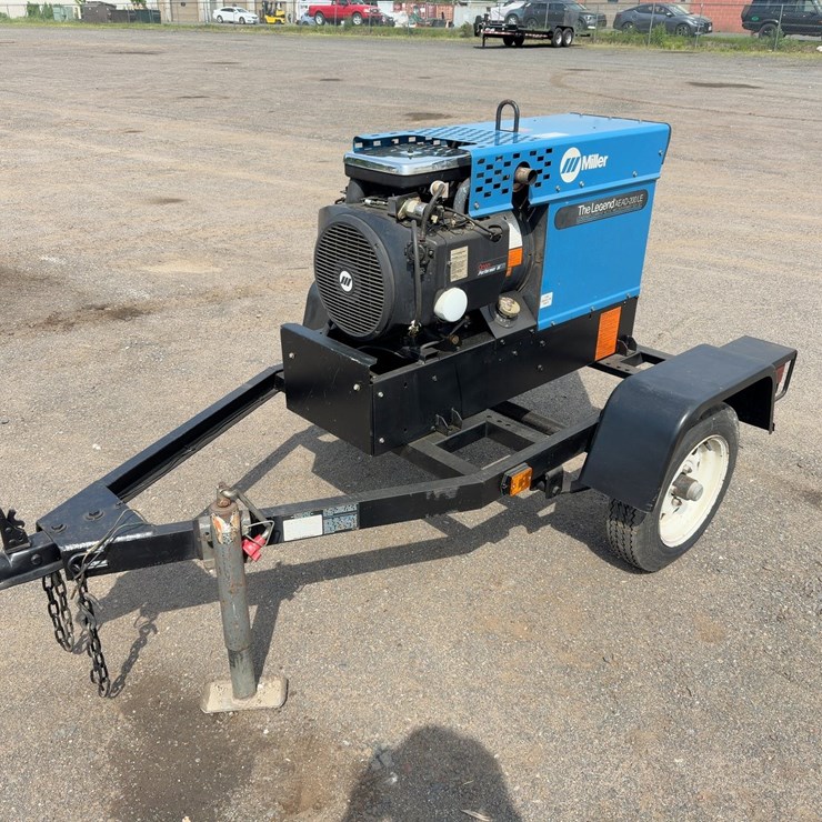 MILLER LEGEND AEAD-200LE WELDER/GENERATOR