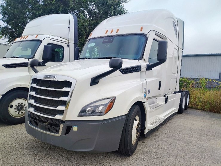 2022-freightliner-cascadia-126-image-1