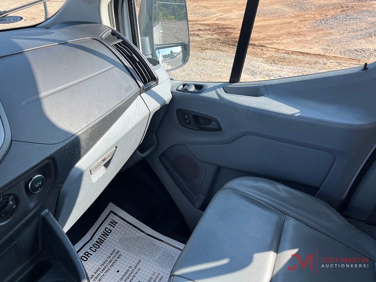 2019-ford-transit-image-25