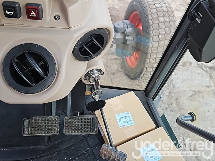 2020-kubota-m6060hd-image-27