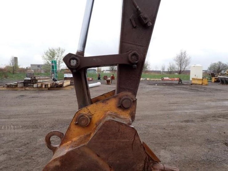 2010-deere-270d-lc-image-24