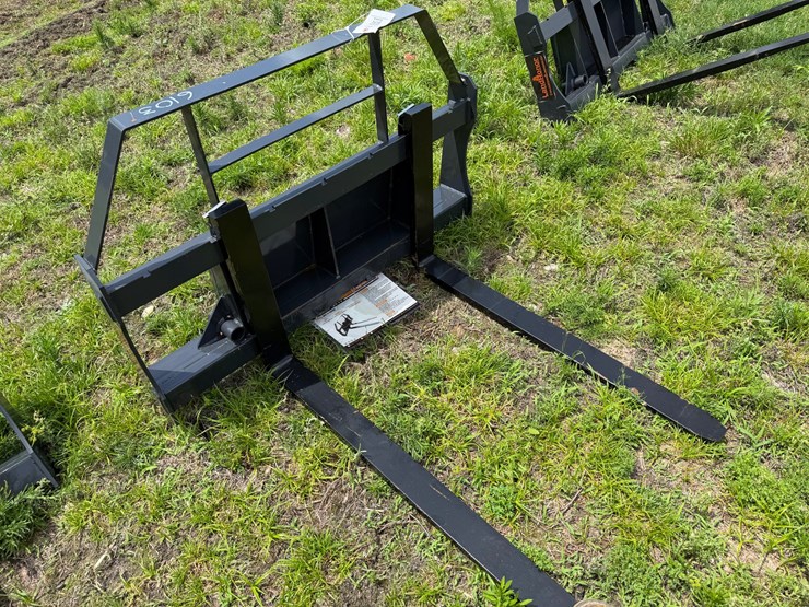 #6103-•-mini-skid-steer-pallet-fork-frame-image-1